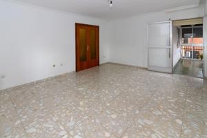 PISO EN LA AVDA. PRINCIPAL DE SAN ROQUE photo 0