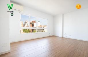 ¡Descubre tu hogar ideal en el emblemático barrio de Arxiduc! photo 0