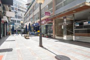 Plaza de Parking en el Centro de Palma – Centro Comercial Los Geranios photo 0