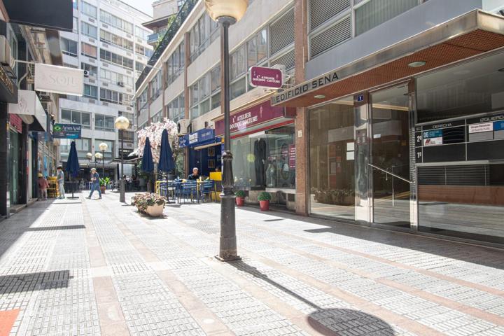Plaza de Parking en el Centro de Palma – Centro Comercial Los Geranios photo 0