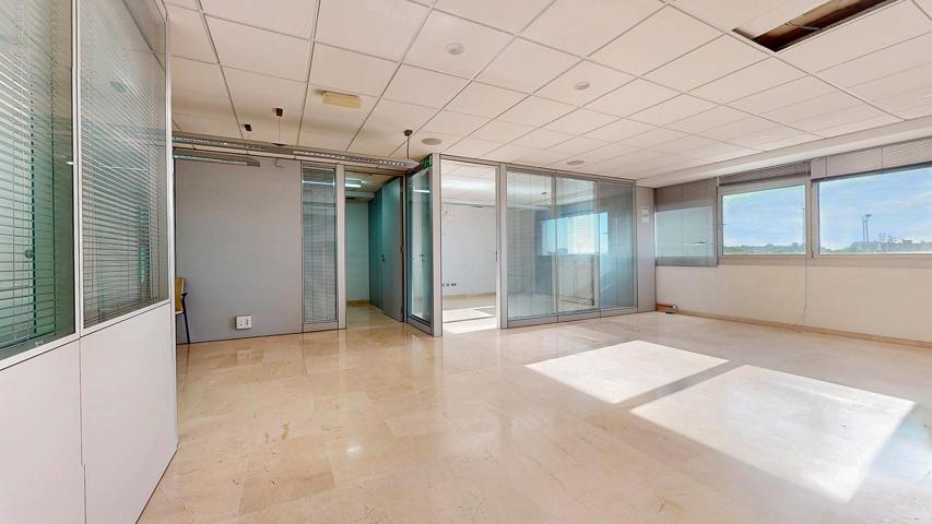 Alquiler oficina amplia y luminosa en Polígono Son Fuster. photo 0
