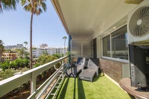Magnífico y amplio piso de 3 dormitorios con terraza en la Carihuela photo 0