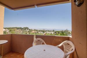 Magnífico piso de 2 dormitorios con terraza en el centro de Torremolinos photo 0