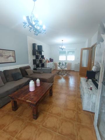 🏡 Adosado en Venta en Cabañas de la Sagra – ¡Con habitación en planta baja y placas solares! photo 0