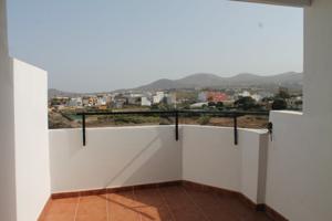 Vivienda tipo ático amueblada de 2 dormitorios photo 0
