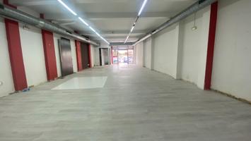 ZONA MÁS COMERCIAL DE CARRETERA DE CARMONA. LOCAL DISPONIBLE EN VENTA photo 0