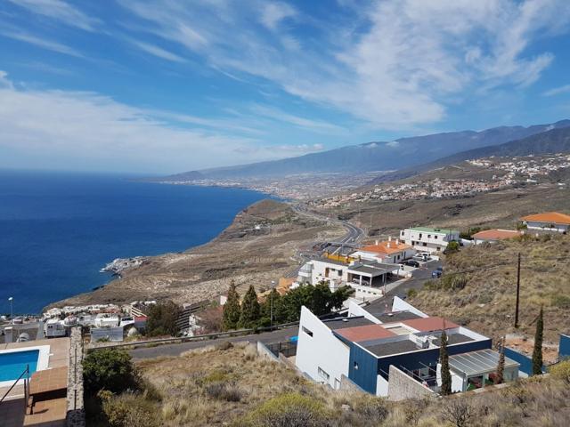 Se vende parcela urbana con proyecto y licencia en Tabaiba media photo 0