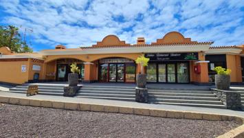 ¡Inversión Única! TINERCASA tiene disponible este Local Tasca en Adeje, Tu Oportunidad de Éxito photo 0