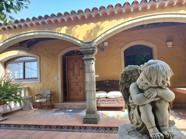 TINERCASA TIENE DISPONIBLE ESTA HERMOSA VILLA DE LUJO EN SAN CRISTOBAL DE LA LAGUNA, ZONA TABARES photo 0