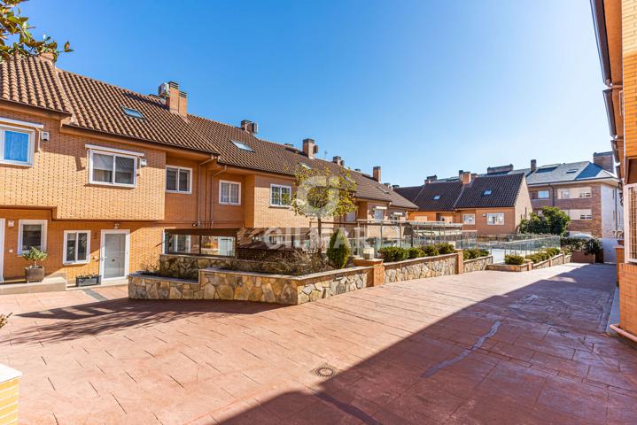 Chalet - Chalet Adosado - Sector B photo 0