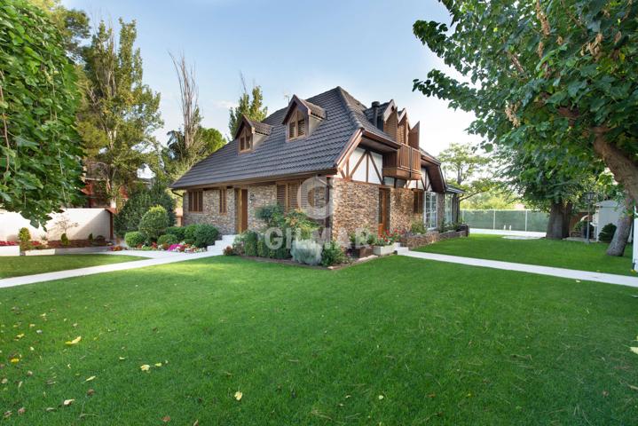 Chalet - Chalet Independiente - Paracuellos del Jarama photo 0