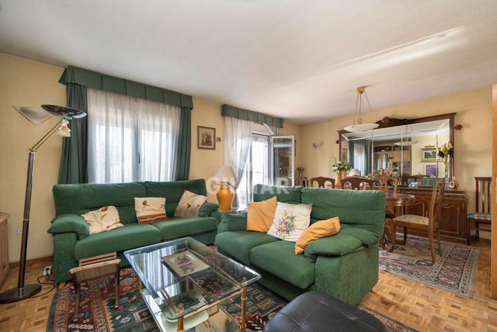 Chalet - Chalet Adosado - Canillejas photo 0