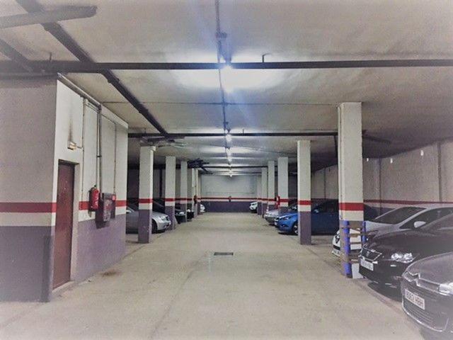 Parking Subterráneo En venta en Calle Madrid, Requena photo 0