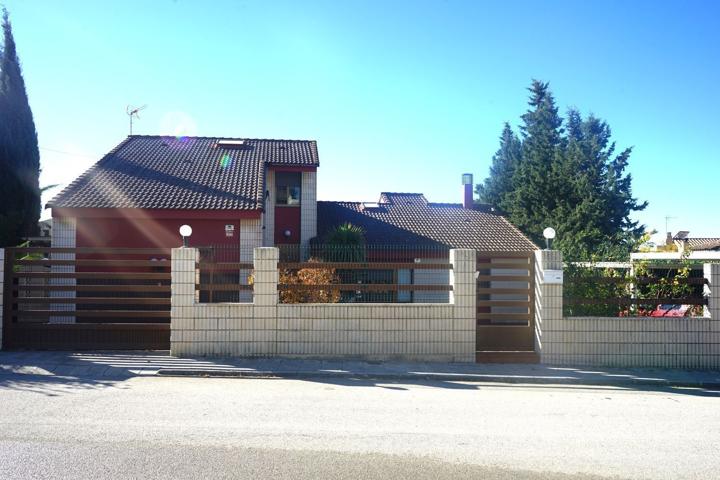 Casa En venta en Calle Sol, 6, Requena photo 0