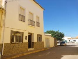 Unifamiliar Pareada En venta en Pérez Galdós, 4, Requena photo 0