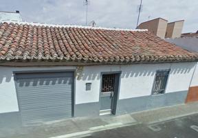 Unifamiliar Pareada En venta en Calle Valdivia, Tercer Barrio, Palencia photo 0