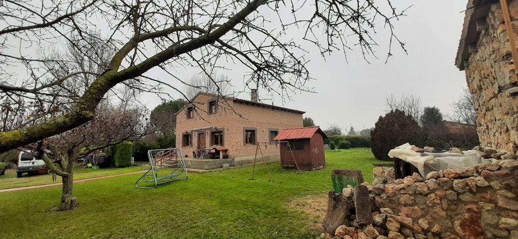 Casa En venta en Urbanización Las Paredejas, Grijota photo 0