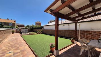 Unifamiliar Pareada En venta en Calle Chalets, Tercer Barrio, Palencia photo 0