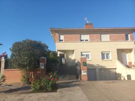 Unifamiliar Pareada En venta en Desconocida Cl Villamartin Csn, Villaumbrales photo 0