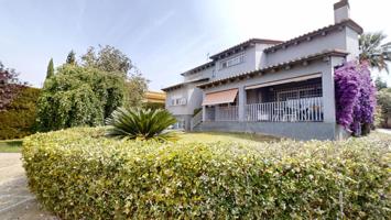 Casa En venta en Avenida Doctor Gil Y Morte, 0, Entrepinos, L'Eliana photo 0