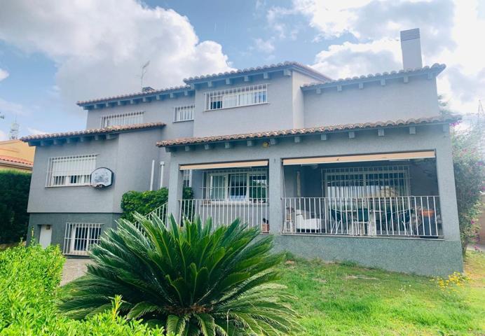 Casa En venta en Avenida Doctor Gil Y Morte, 0, Entrepinos, L'Eliana photo 0