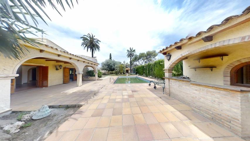Casa En venta en Entrepinos, L'Eliana photo 0
