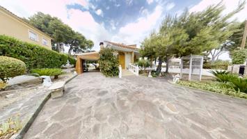 Casa En venta en Calle Els Xops, 0, Montealegre, L'Eliana photo 0
