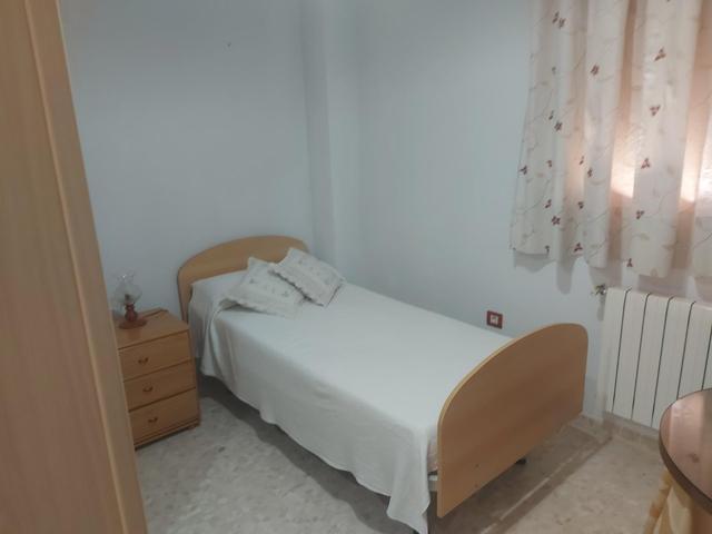 ALQUILER DE HABITACIONES INDIVIDUALES POR TEMPORADAS EN BADAJOZ, BARRIADA SAN FERNANDO photo 0