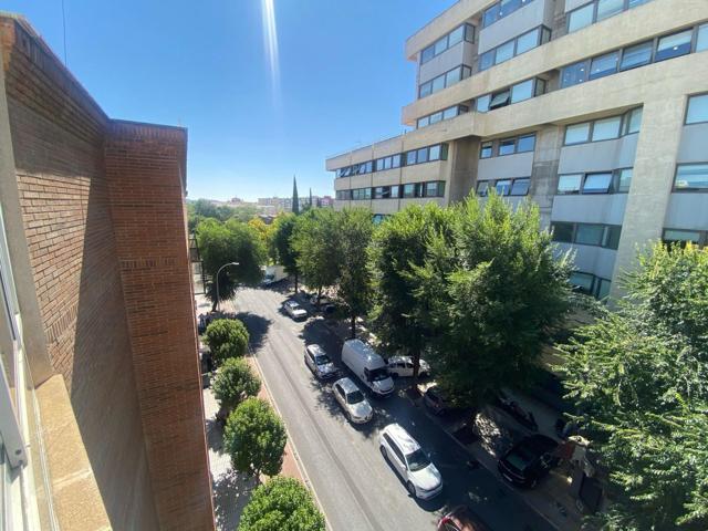 PISO EN ZONA CENTRO RONDA DEL PILAR EN BADAJOZ photo 0
