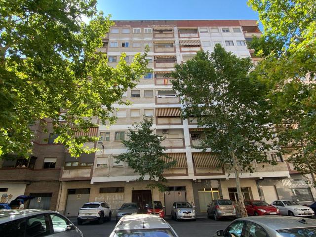 SE VENDE PISO EN PLAZA DE PORTUGAL, JUNTO A CASTELAR photo 0