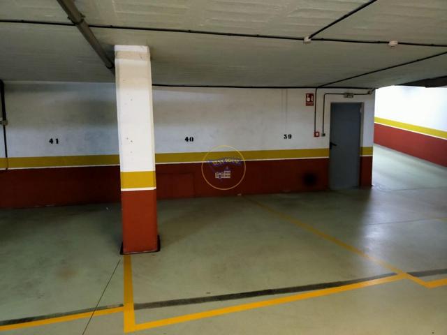 PLAZA DE GARAJE PARA COCHE MEDIANO EN EL ENTORNO DE POVISA photo 0