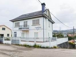 CASA EN UNA DE LAS MEJORES ZONAS PARA VIVIR DE VIGO photo 0