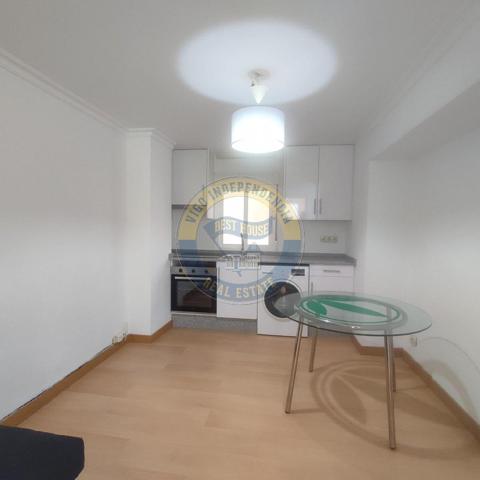 Apartamento reformado de 2 dormitorios en el entorno de Peritos photo 0
