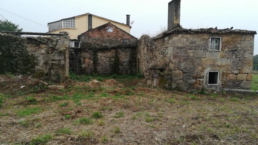 CASA DE PIEDRA PARA RESTAURAR CON FINCA photo 0