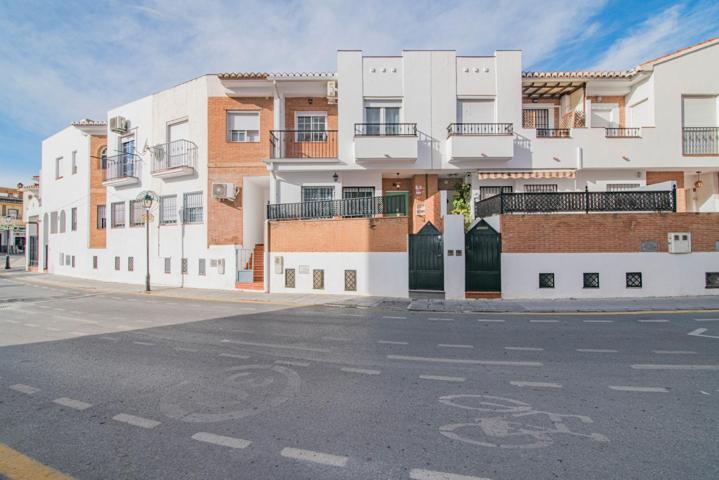 BONITA Y LUMINOSA CASA EN VENTA EN GÓJAR. photo 0