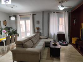 AMPLIA VIVIENDA CON TRASTERO EN VENTA EN ZONA CENTRO photo 0