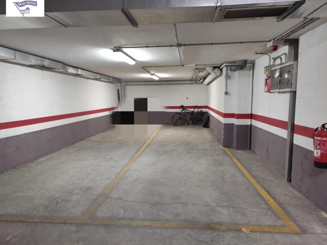 PLAZA DE GARAJE DOBLE ZONA FERIA-FÁTIMA photo 0