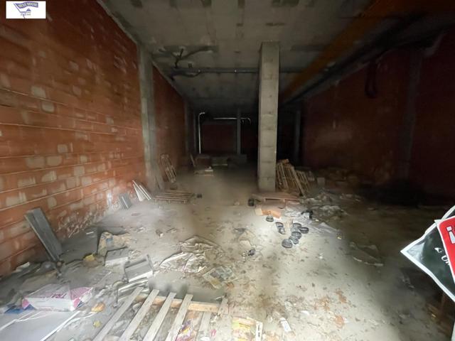 AMPLIO LOCAL COMERCIAL CON SALIDA DE HUMOS photo 0