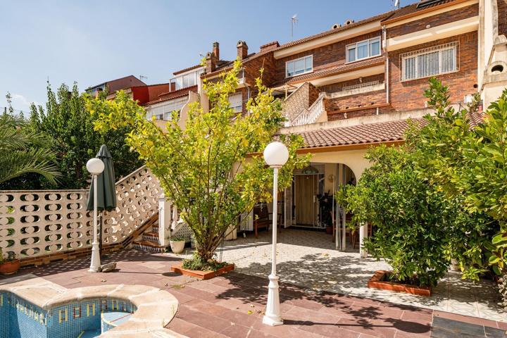 Chalet adosado en venta en Las Conejeras - Esparragal photo 0