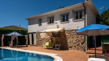 Maravillosa casa en venta en Pelayos de la Presa photo 0