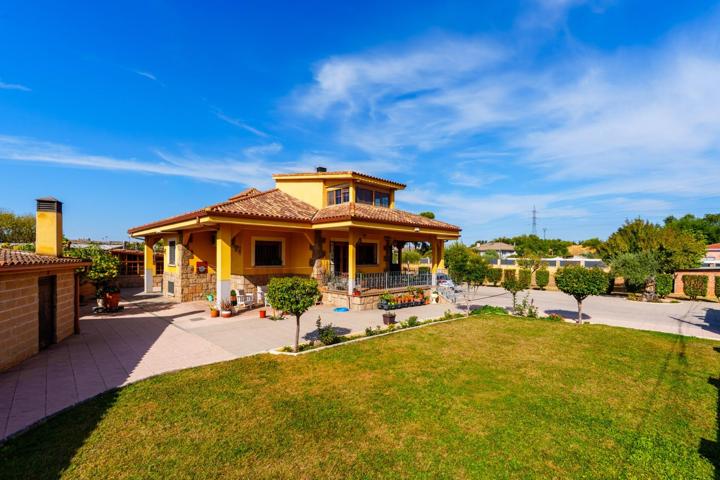 Impresionante Casa Independiente en Venta - Mejorada del Campo photo 0