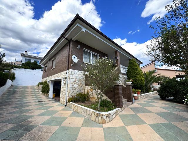 ¡ Descubre el Hogar de tus Sueños en Can Amat ! photo 0