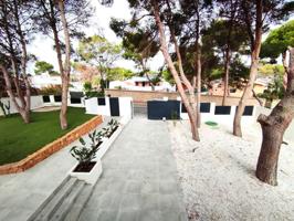 VILLA DE LUJO EN URB. LOS BALCONES - TORREVIEJA photo 0
