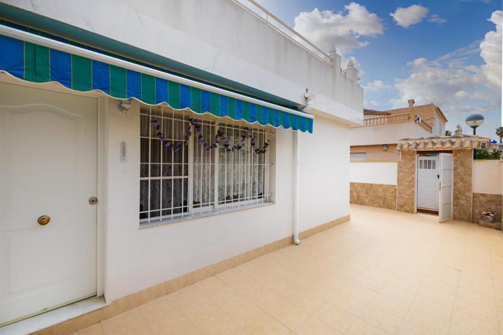 CHALET PAREADO EN URB. AQUAPARK - TORREVIEJA photo 0