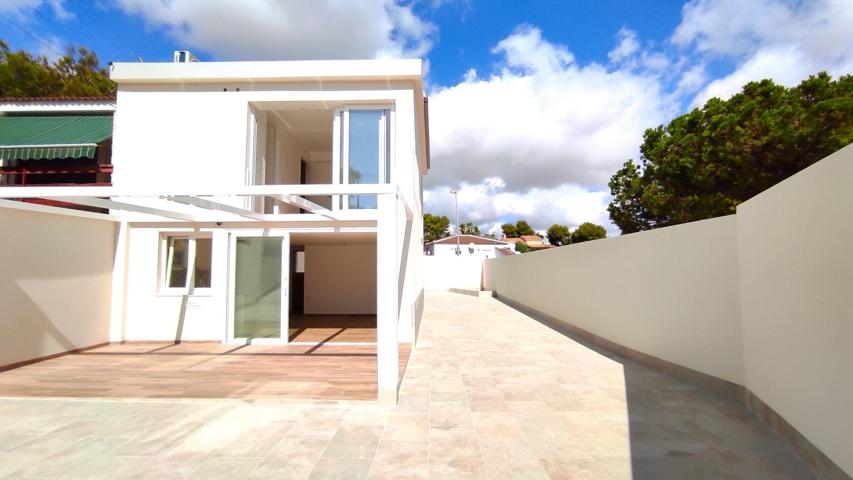 Chalet pareado totalmente reformado y a estrenar en Urb. Los Balcones, Torrevieja ✨ photo 0