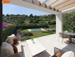 CHALET ADOSADO EN RESIDENCIAL EXCLUSIVO CON PISCINA A POCOS METROS DEL MAR photo 0