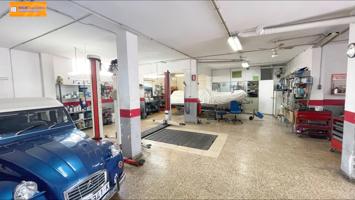 VENTA DE TALLER MECANICO O LOCAL DE 140 M2 CON PUERTA AUTOMATICA, VADO, VENTILACION Y LUZ NATURAL photo 0