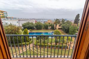 Exclusiva vivienda con vistas al puerto y la Catedral en la Bonanova photo 0