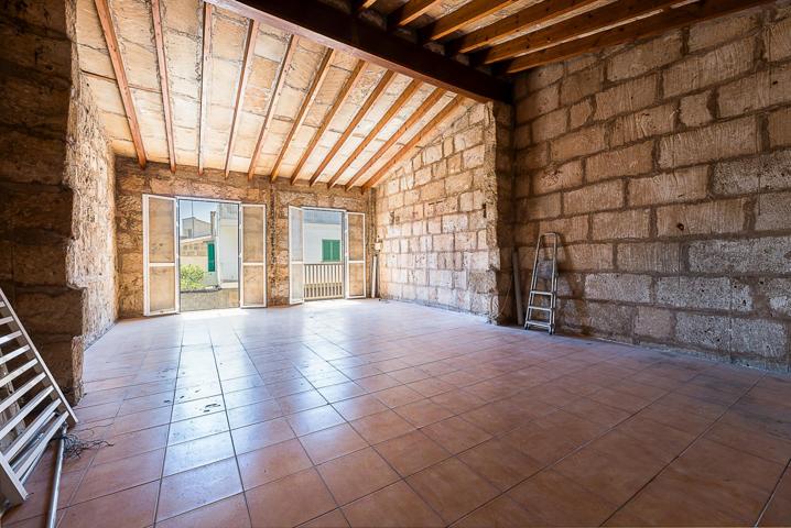 Edificio para construcción de vivienda unifamiliar en Llucmajor photo 0