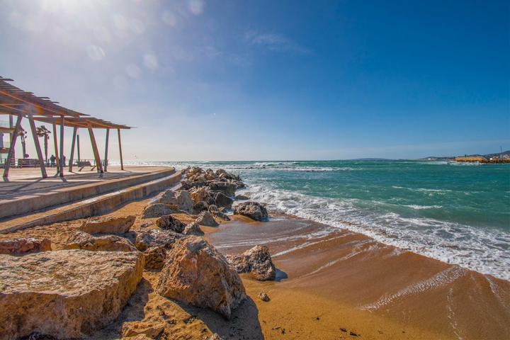 PLANTA BAJA CON TERRAZA DELANTERA EN PRIMERA LÍNEA DE MAR EN EL MOLINAR.(posibilidad de duplicar m²) photo 0